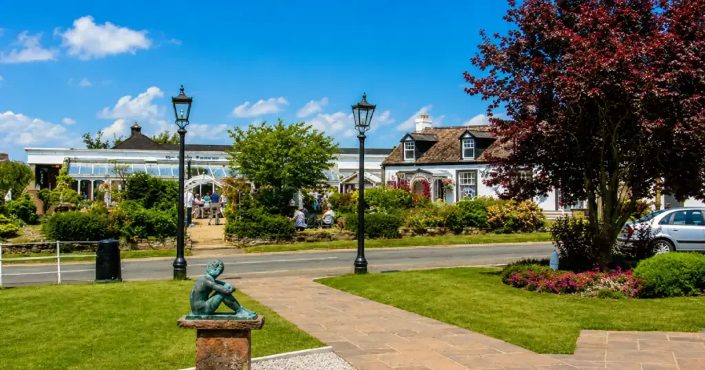 Edinburgh via Gretna Green and Stirling
