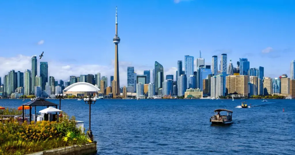 Best Time to Visit Canada - Month by Month Province Guide