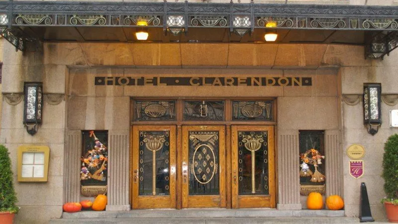 Hotel Clarendon: The Mid-Range Art Deco