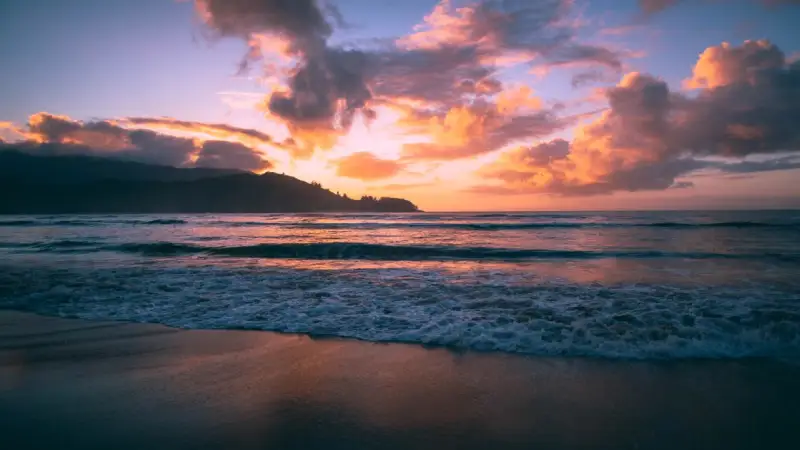 Sunset over Hanalei Bay on the island of Kauai
