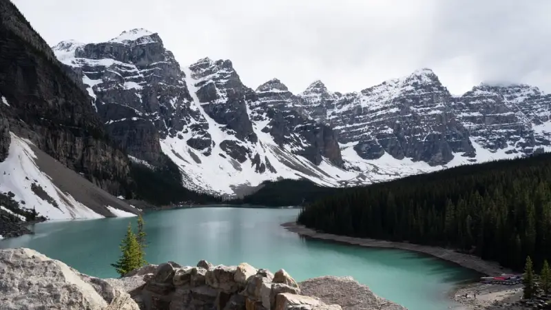 Moraine Lake with the Valley of the Ten Peaks in Banff National Park