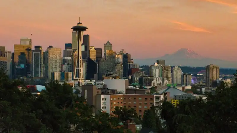 Seattle skyline with the Space Needle and Mount Rainier in the background