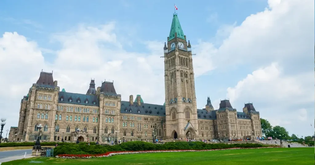 Government briefing setting related to a Canadian travel advisory update